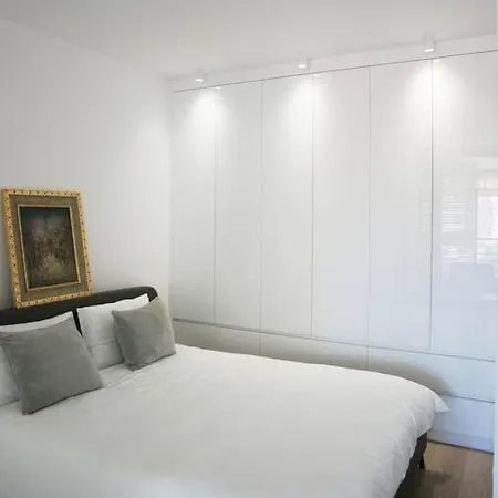 Elegant Living In The Heart Of 公寓 地拉那