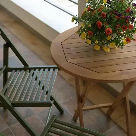 Elegant Living In The Heart Of * 地拉那