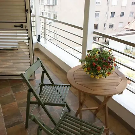 Appartement Elegant Living In The Heart Of *